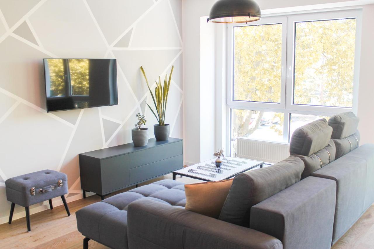 New York Apartment - Fuer Freunde & Familien, Stadtnah, Parkplatz, E-Ladestation, Gitterbox Fuer Fahrraeder, Fitnessstudio, Digitale Gaestemappe Mit Restaurant- Und Unternehmenstipps Koblenz  Exteriör bild